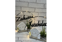 Bastelset: Beleuchteter Drahtring mit Wichtelhaus, Wichtel und Spruch