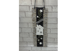 Fertigprodukt: Türhänger mit Winterhäusschen