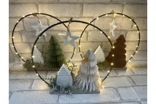 Bastelset: Drahtring mit Tannenbaum aus Papier, Wichtel und Lichterkette