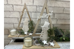 Bastelset: Holzbaum auf Holzbrett mit Schneemann und Kerze