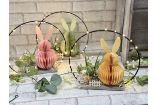 Bastelset: Falthase im großen Ring mit Lichterkette