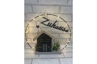 Haus schwarz / Zuhause